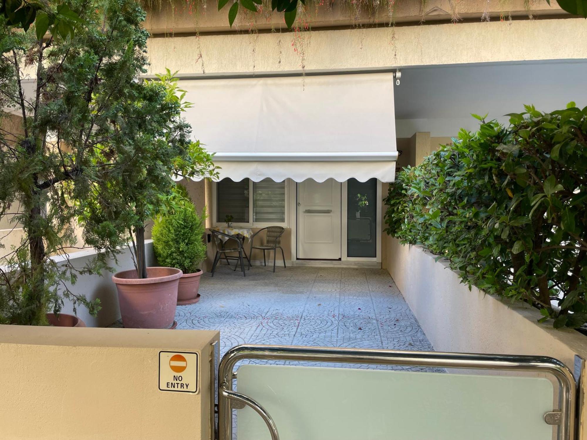 Aphrodite Studio Near Athens Floisvos Marina Bagian luar foto